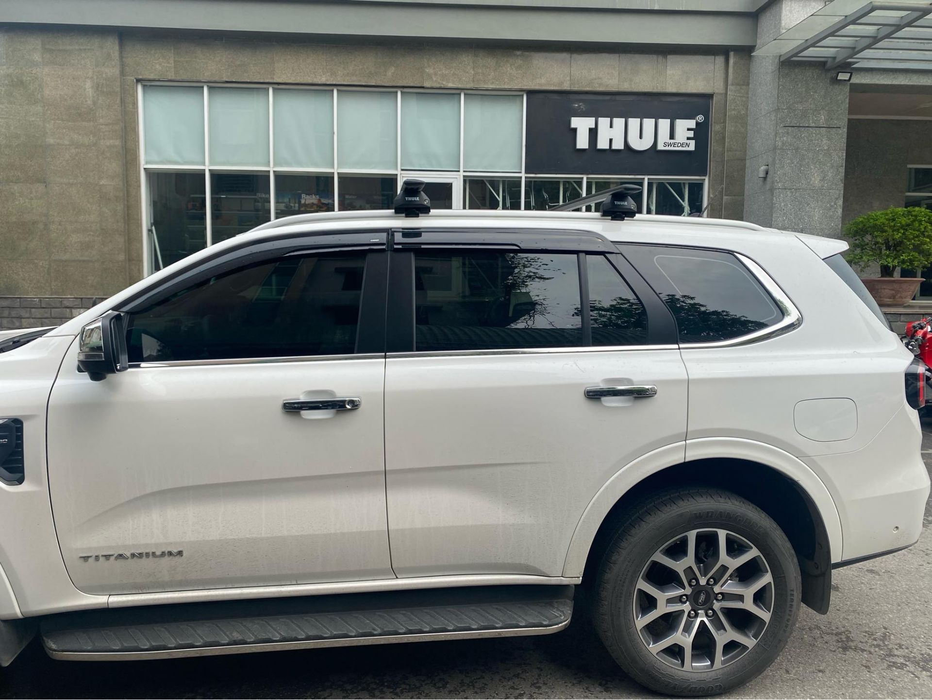 Thanh giá nóc Ford Everest