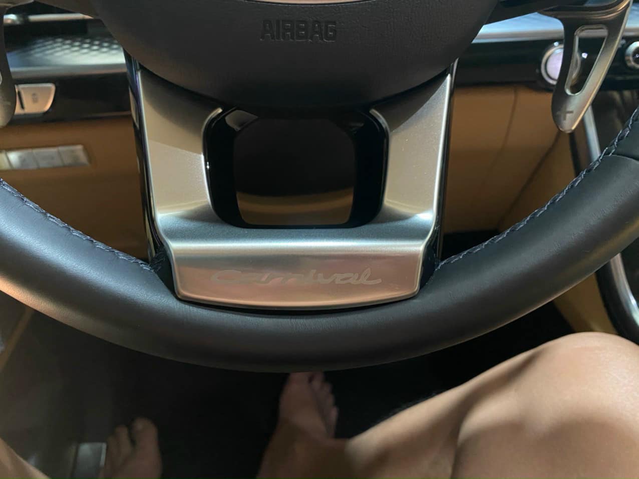Ốp vô lăng kia carnival inox