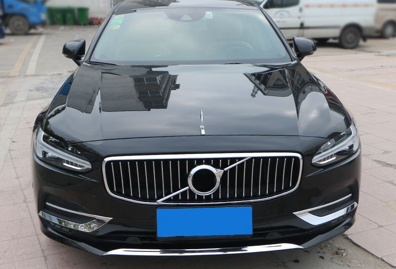 Nhãn mui xe kim loại volvo