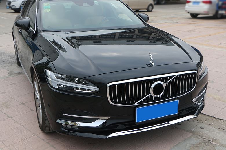 Nhãn mui xe kim loại volvo